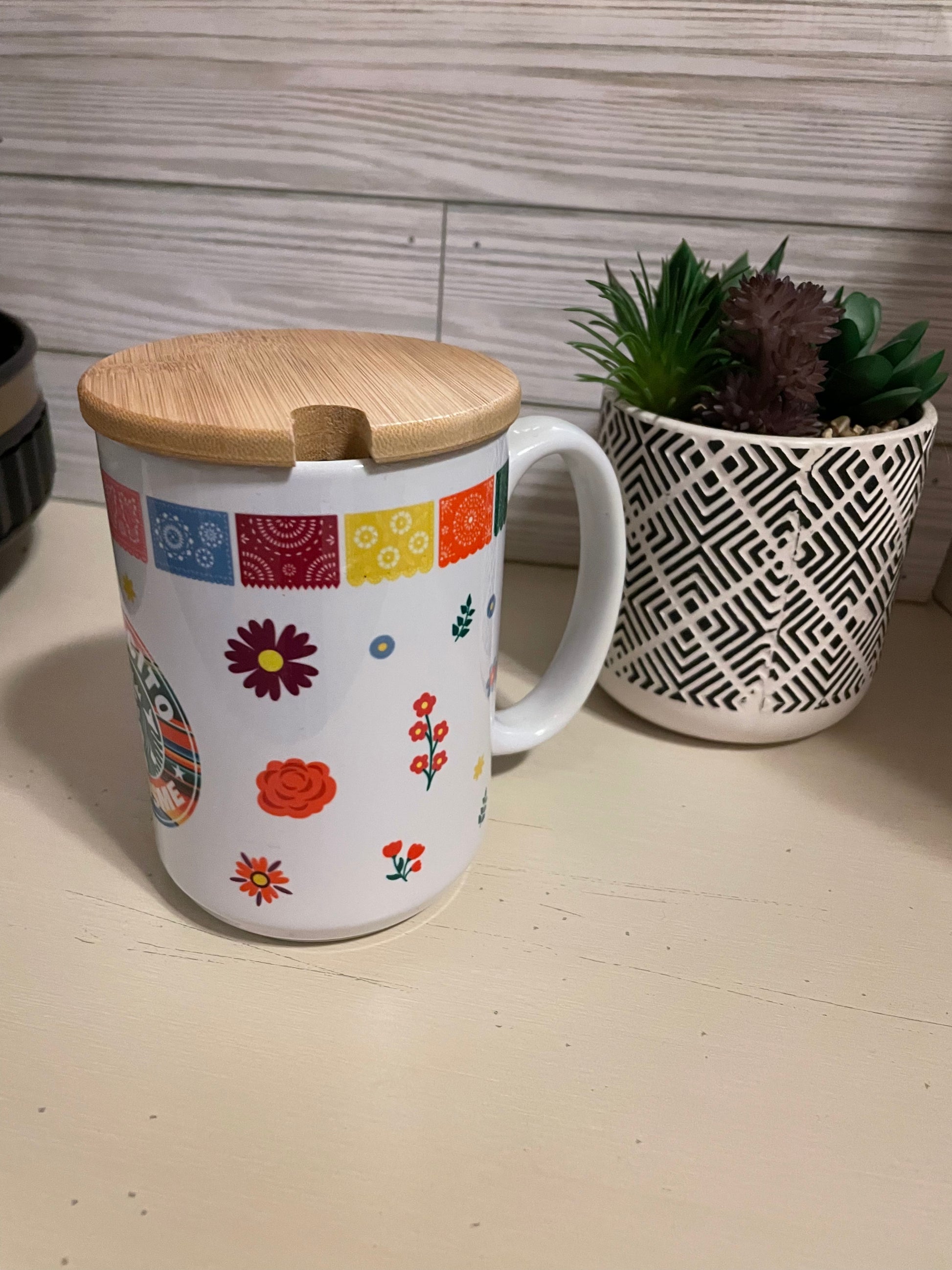 Floral Cafecito y Chisme Coffee Cup